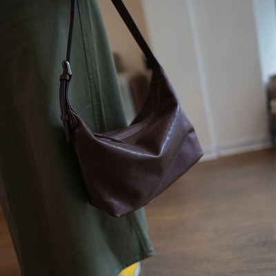 鹿小姐复古高级感植鞣牛皮腋下包