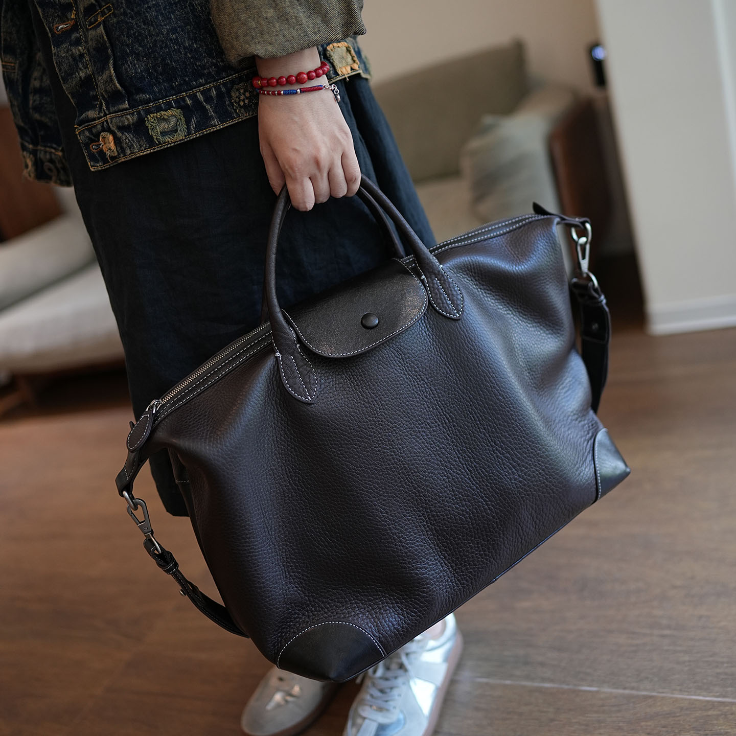 简约牛皮大容量通勤旅行饺子包