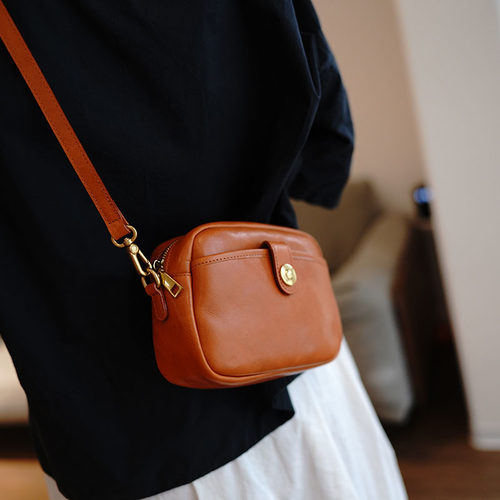 鹿小姐植鞣牛皮复古小方包