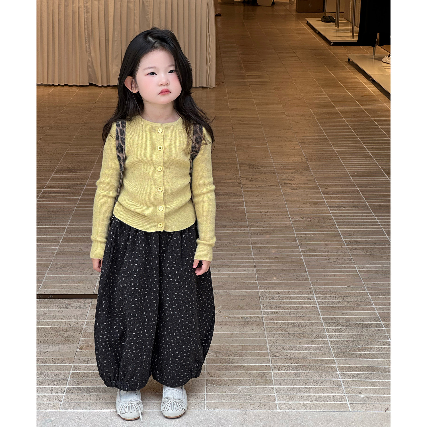 女童黄色针织开衫上衣碎花裤套装