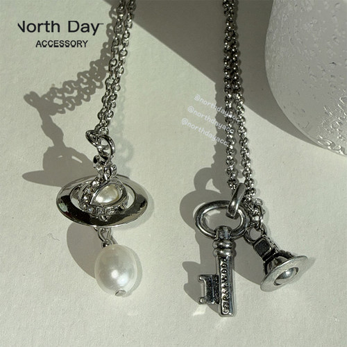 Northday实拍钥匙锁mini钛钢链条土星立体星球项链锁骨链