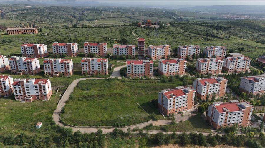 1月30日呼和浩特养生园1号至24号楼整体、土地及配套设施网络拍卖公告