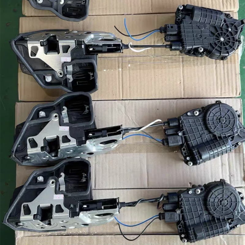 奔驰C级C180 C200 C260 C300l C280 C63车门锁块自吸电机锁机拆车