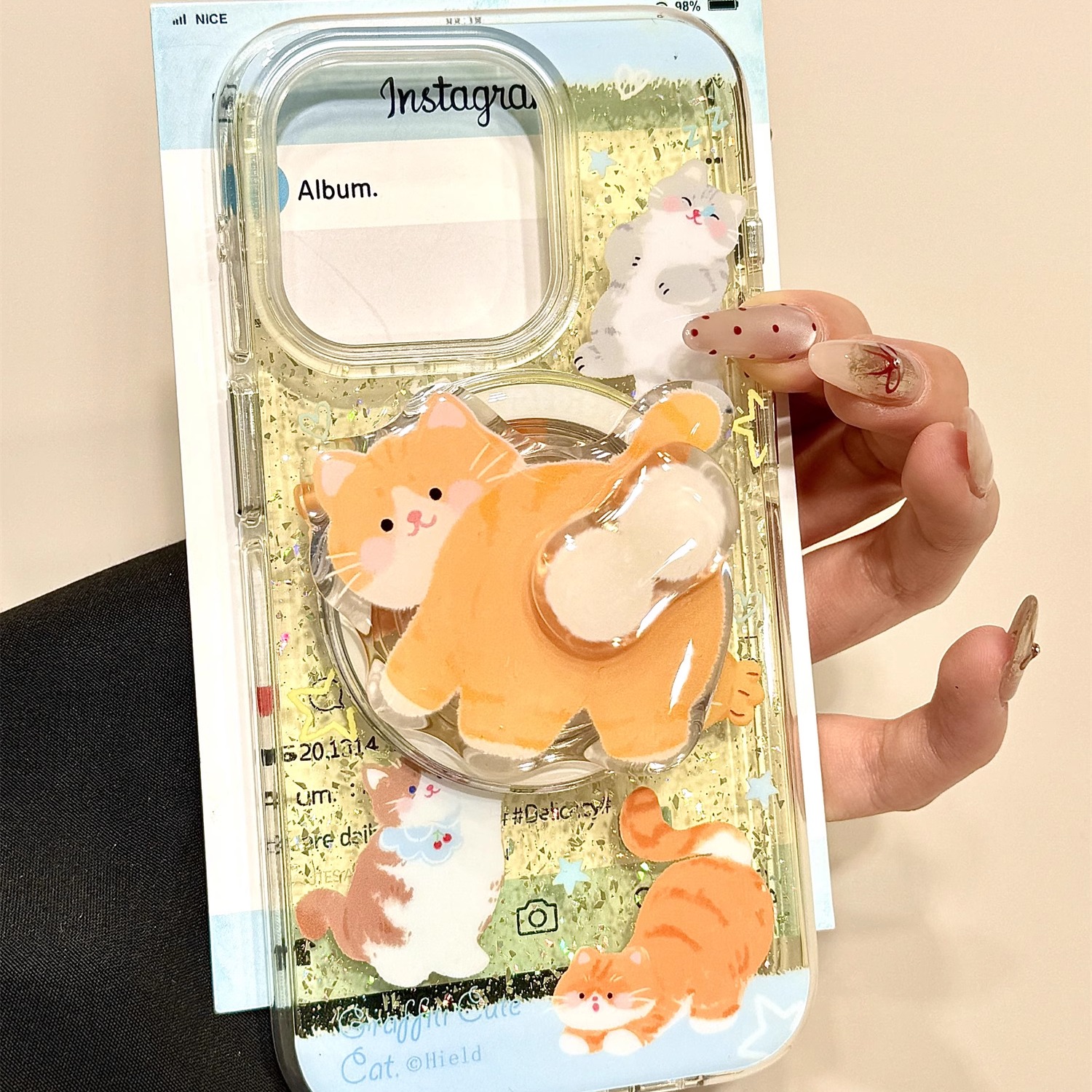 呆萌可爱撅屁股玩耍猫咪磁吸支架适用苹果17promax手机壳iphone16新款15pro女款14pm全包保护壳