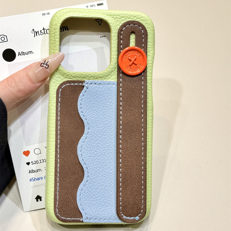 多巴胺简约撞色皮质条纹腕带卡包适用苹果16promax手机壳iphone15新款14pro女款13pm全包保护壳