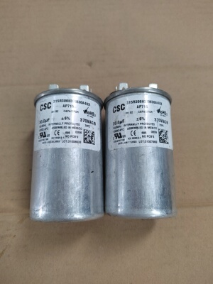 CSC进口拆机油浸电容370VAC  30UF 体积：45*75mm 一只10元
