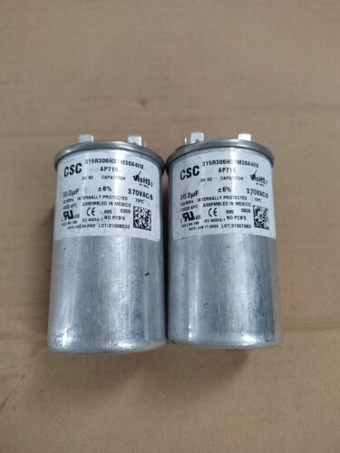 CSC进口拆机油浸电容370VAC  30UF 体积：45*75mm 一只10元