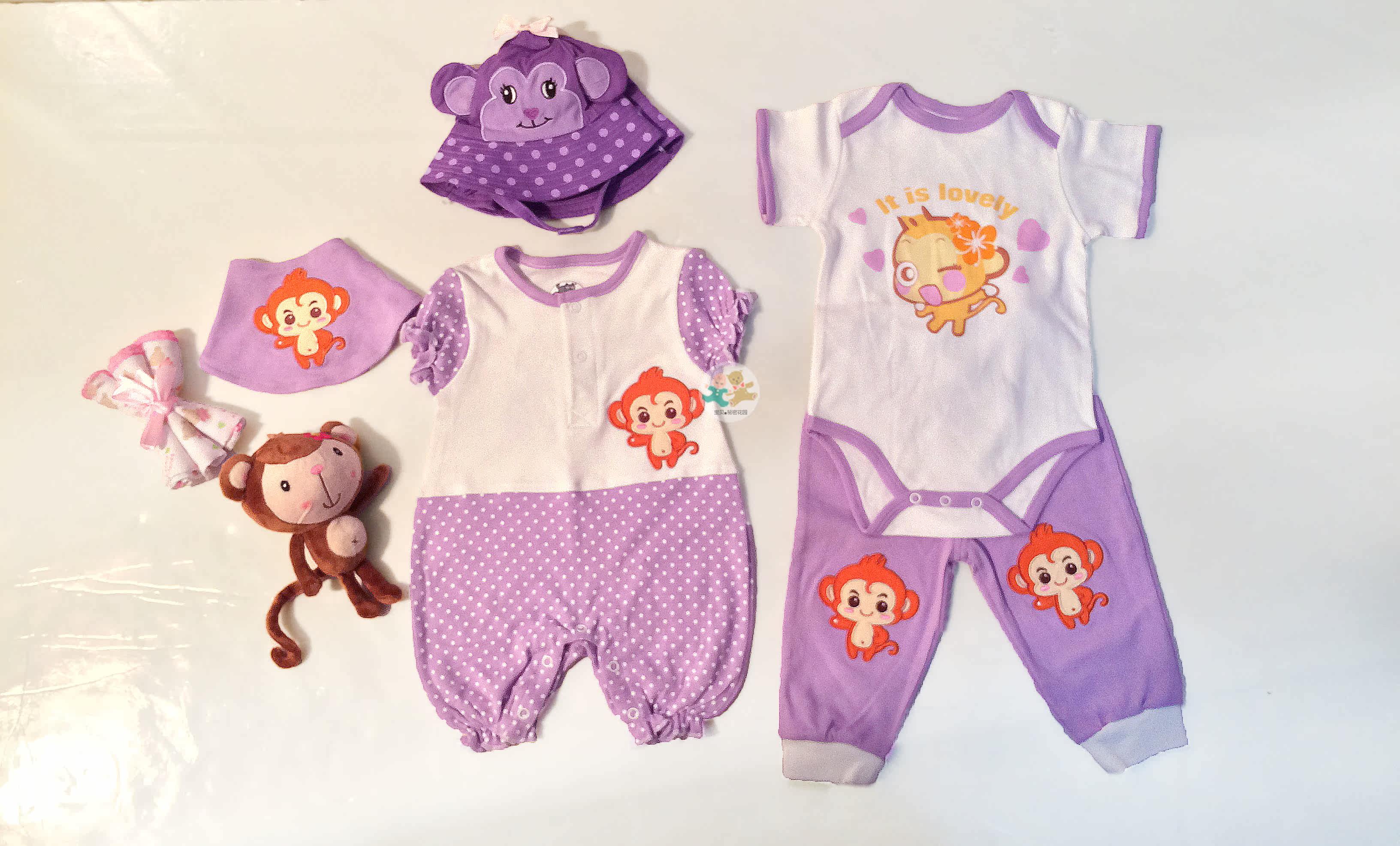 Coffret cadeau pour bébé - Vêtements + Fournitures - Ref 1955278 Image 3