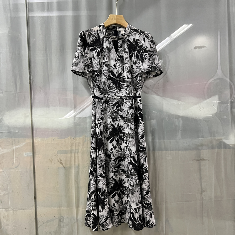 丝D5BC0261商场专卖2025夏时尚新品女装系带印花显瘦气质连衣裙子