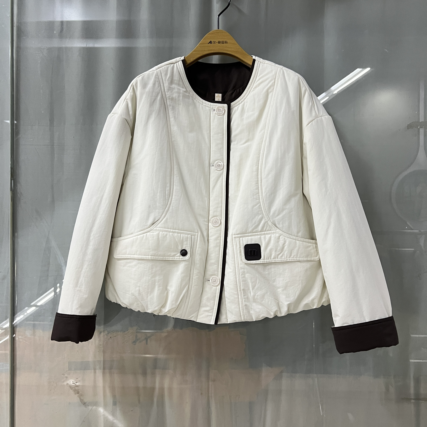 婉菲儿OSY-25D8730商场专卖2025冬时尚新品女装填充羊毛保暖棉服