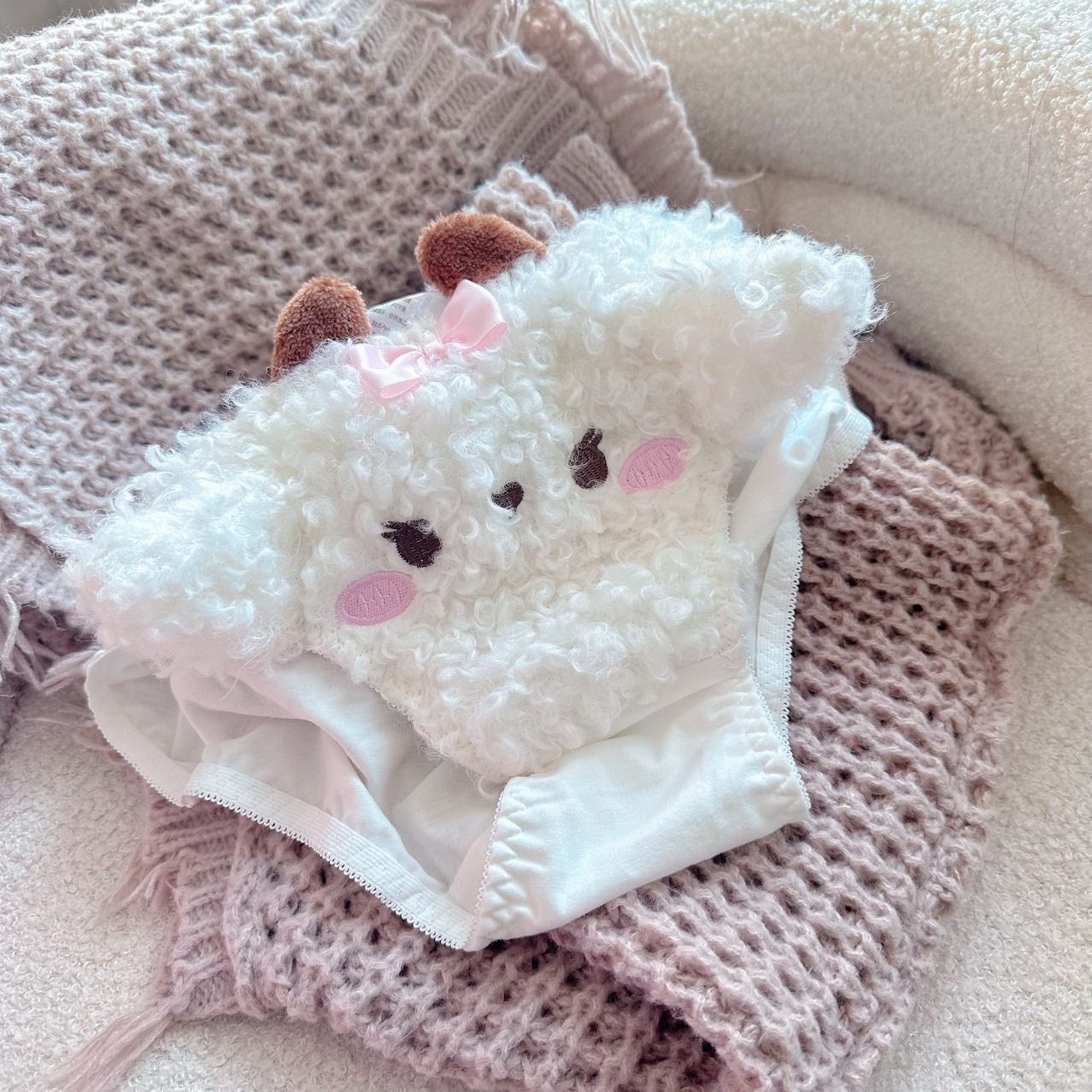 卷毛小羊日系中腰少女内裤女生纯欲棉裆可爱甜美女士毛绒保暖透气,女士内衣/男士内衣/家居服,女三角裤,淘宝优惠券,粉丝福利购,淘宝优惠卷