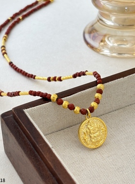 丽银2025秋冬新款复古新中式黄财神项链女小众设计串珠锁骨链项饰