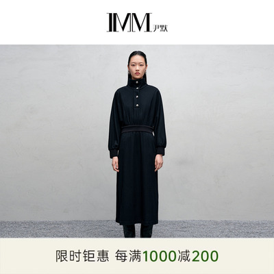 尹默冬美毛翻领收腰连衣裙