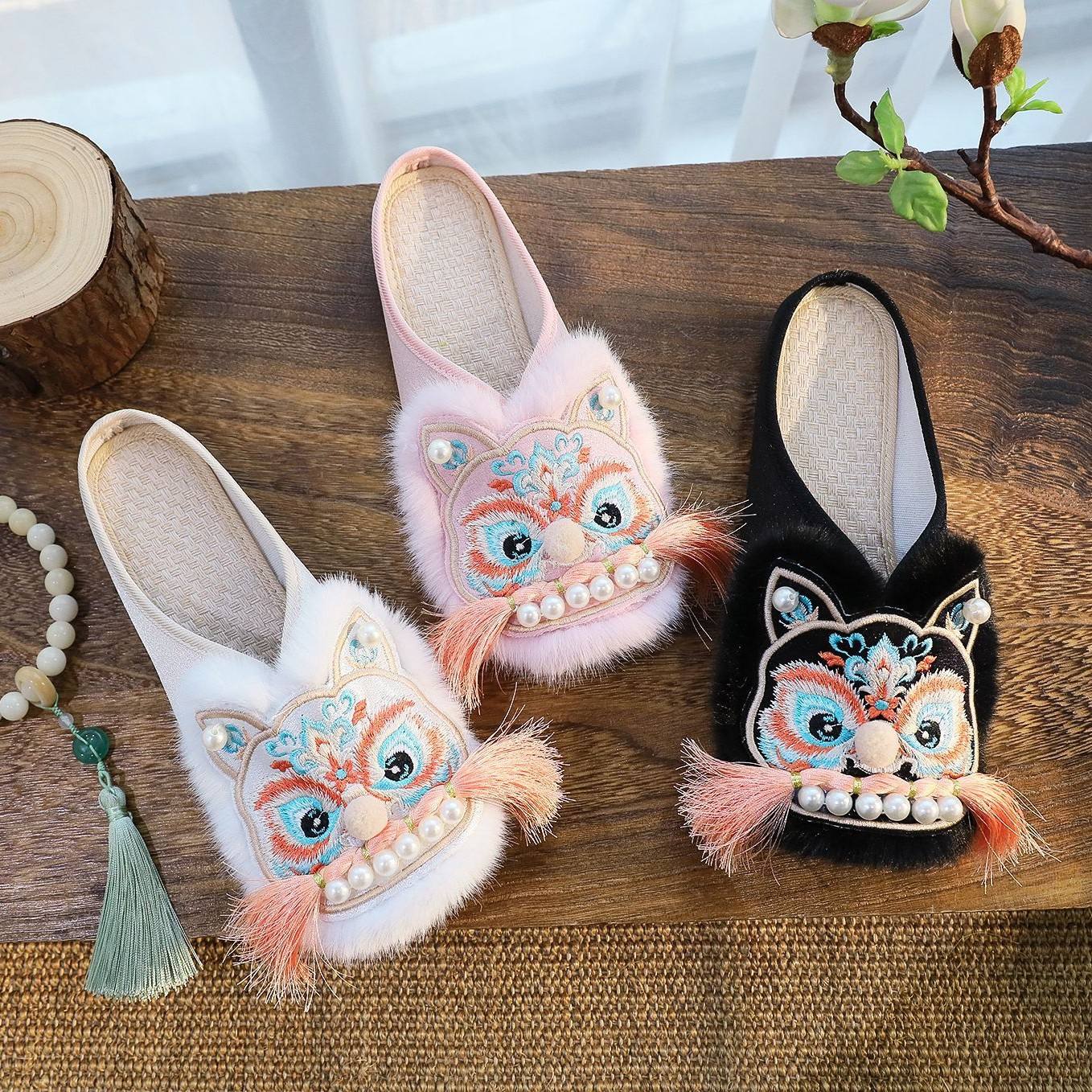 新款国潮平底复古民族风绣花鞋成