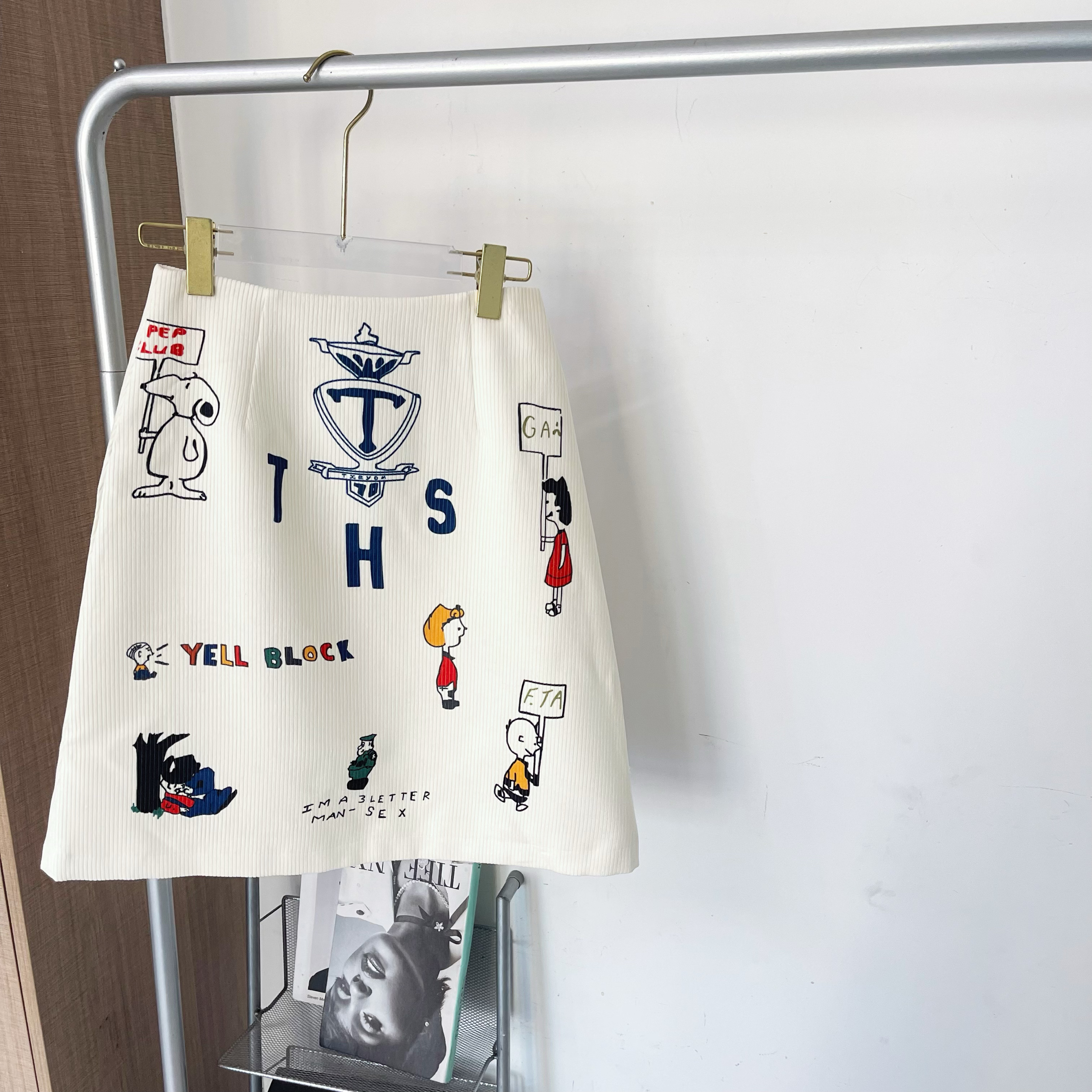 le rouge周美美 New vintage卡通杏色灯芯绒定位印花直筒半身裙