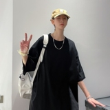 黑色
