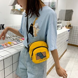 B1865网红包女包新款21洋气牛津包女迷你时尚单肩斜挎包带挂件图片