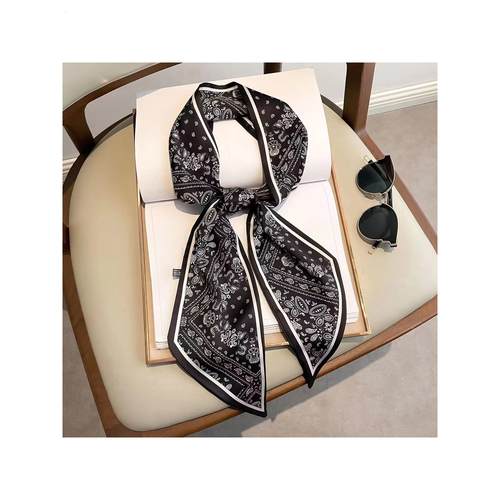 采购产品长丝绸围巾腰带与牛仔裤的妇女，白色装饰法国流光，发绳