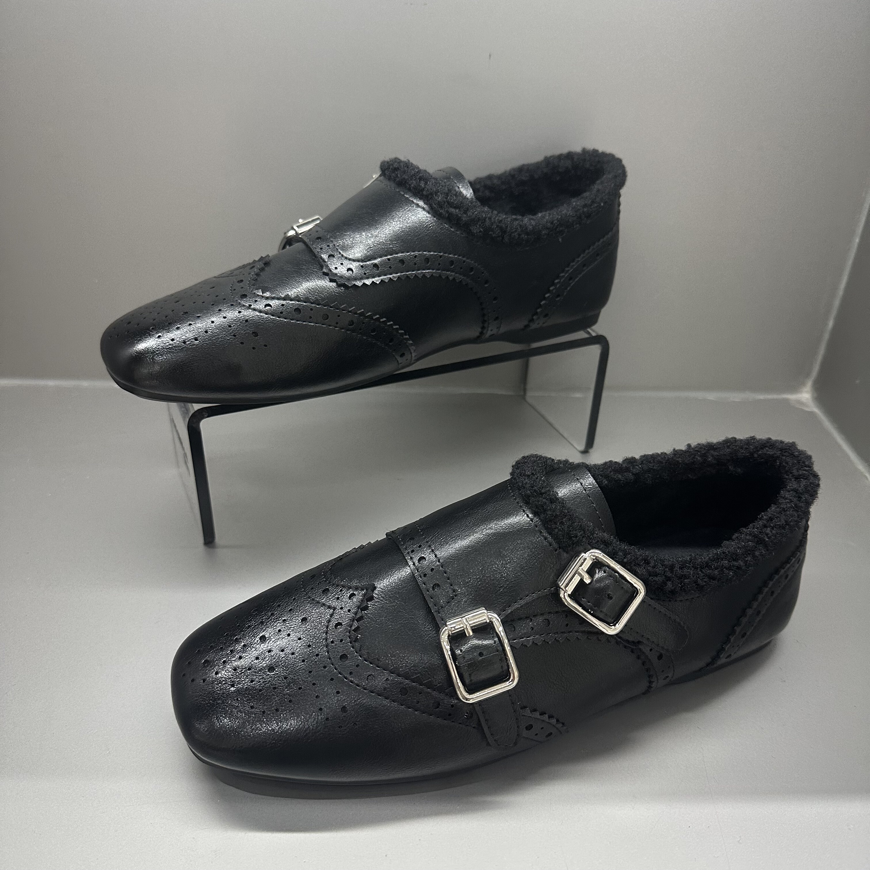 茵茵家2026秋冬季韩版平底加绒保暖小皮鞋女时尚百搭皮带扣豆豆鞋