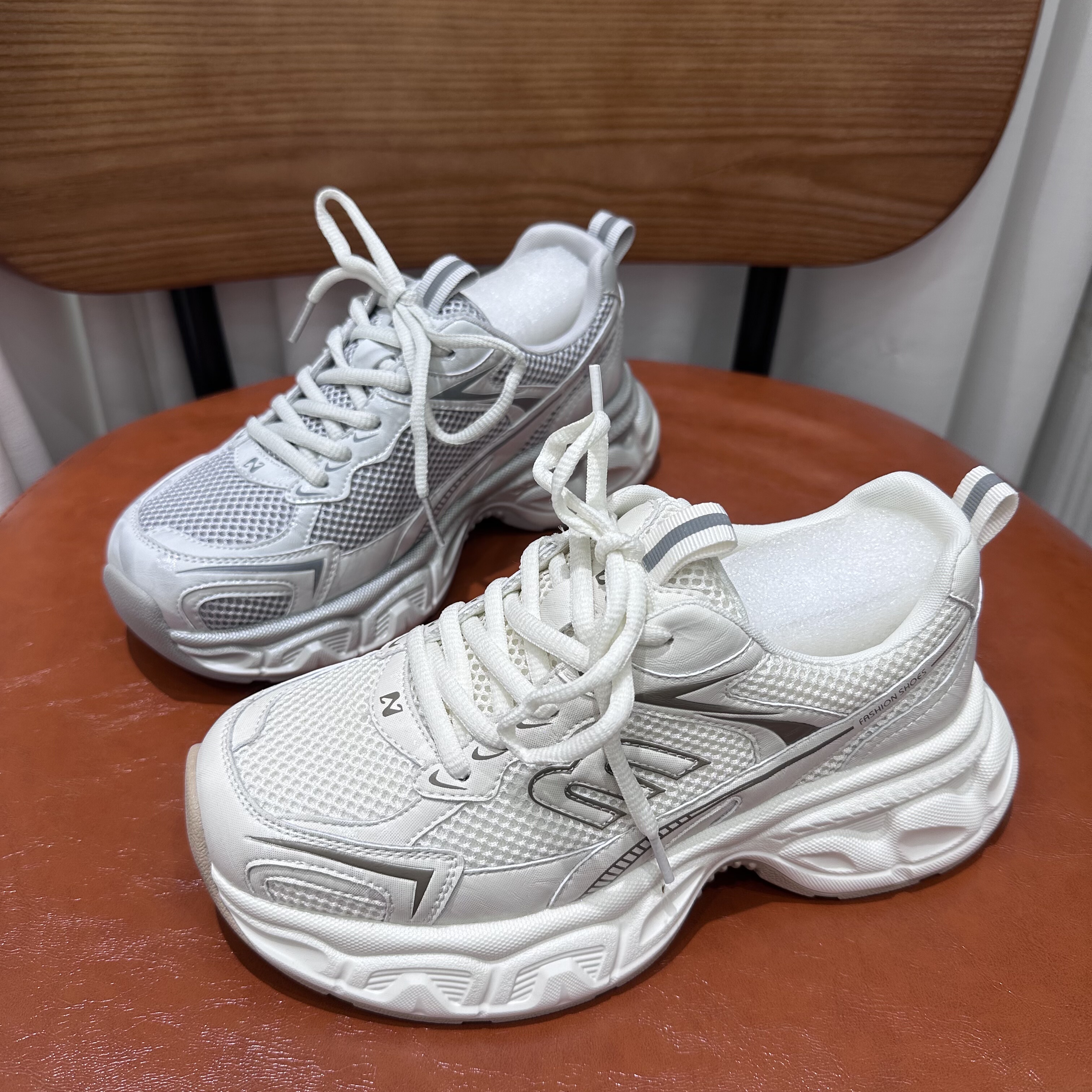 茵茵家2026春秋季新款真皮网面透气轻便休闲运动鞋女平底老爹鞋潮,女鞋,老爹鞋,淘宝优惠券,粉丝福利购,淘宝优惠卷