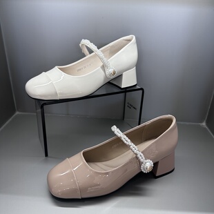 茵茵家2026春秋季新款法式时尚中跟穿珠一字扣单鞋女漆皮玛丽珍鞋