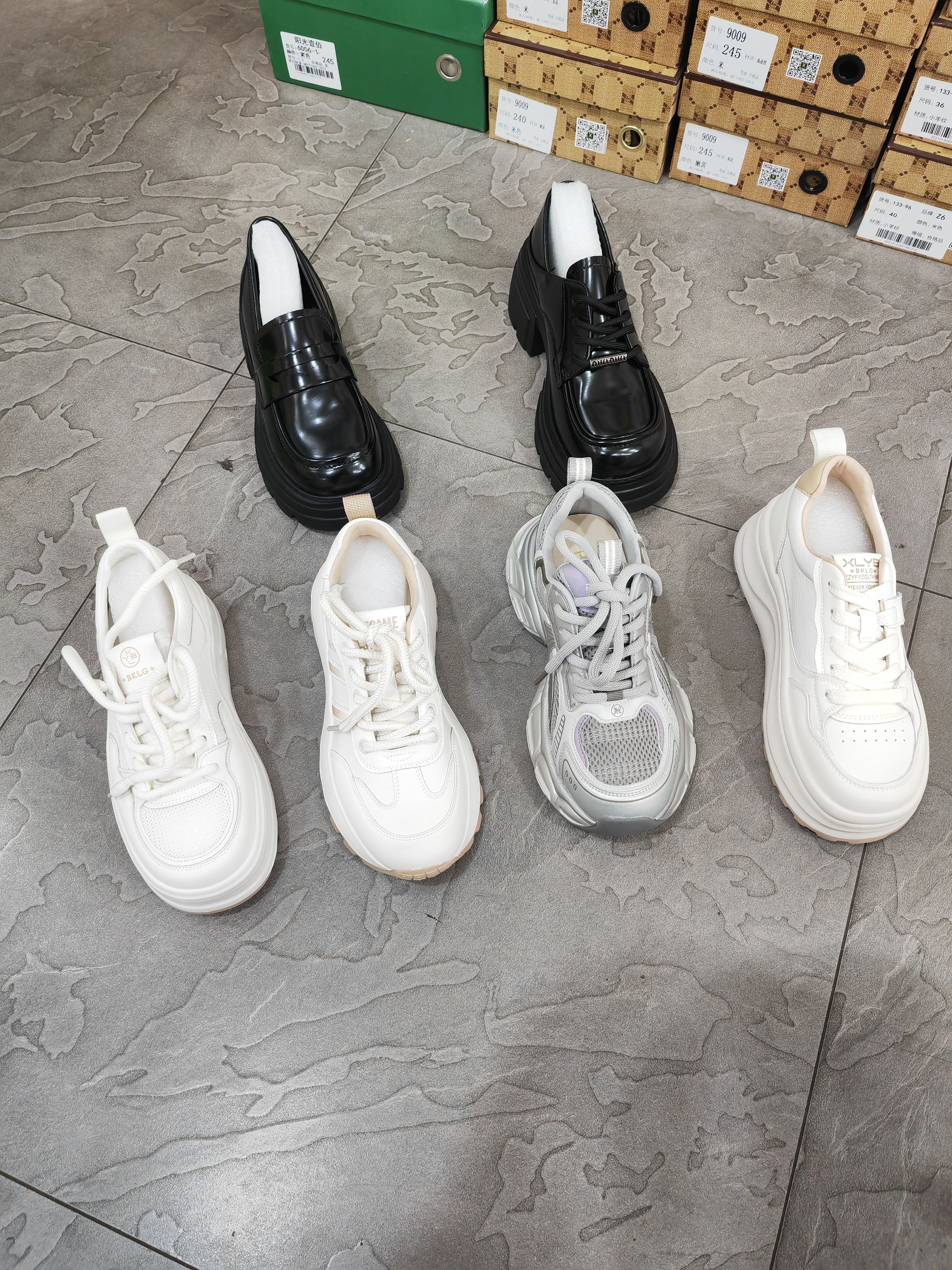 茵茵家断码特价真皮松糕厚底轻便小白鞋2025春秋季简约舒适休闲鞋