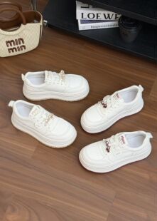 茵茵家2026春秋新款韩版真皮厚底轻便小白鞋女舒适百搭休闲板鞋潮