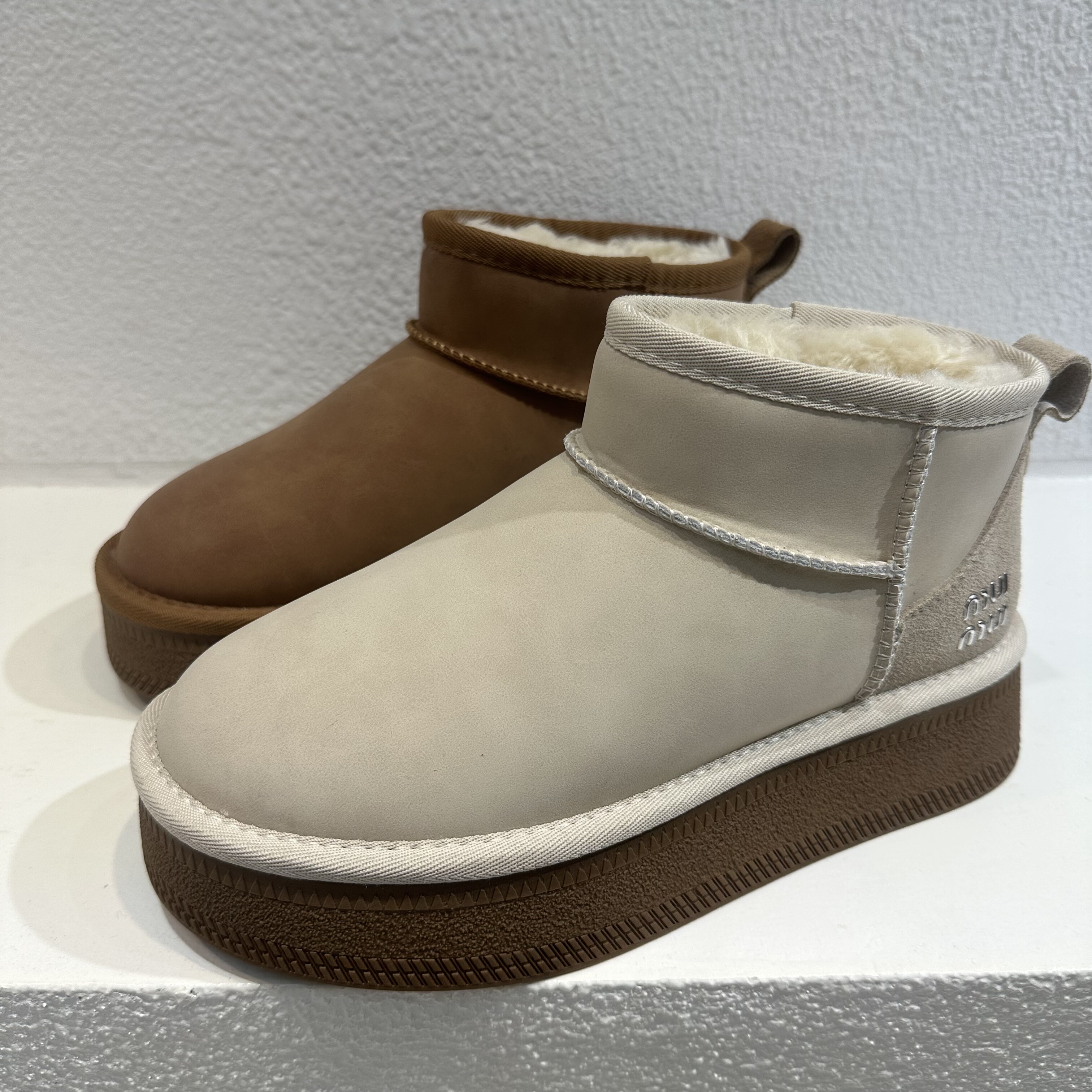 茵茵家2025秋冬新款欧洲站真皮圆头厚底皮毛一体保暖雪地靴女棉靴