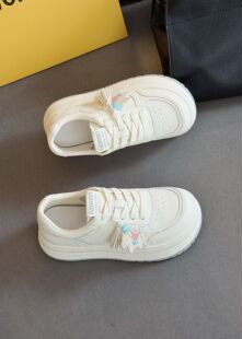 茵茵家2026春秋季韩版真皮松糕底透气运动板鞋时尚洋气小马休闲鞋