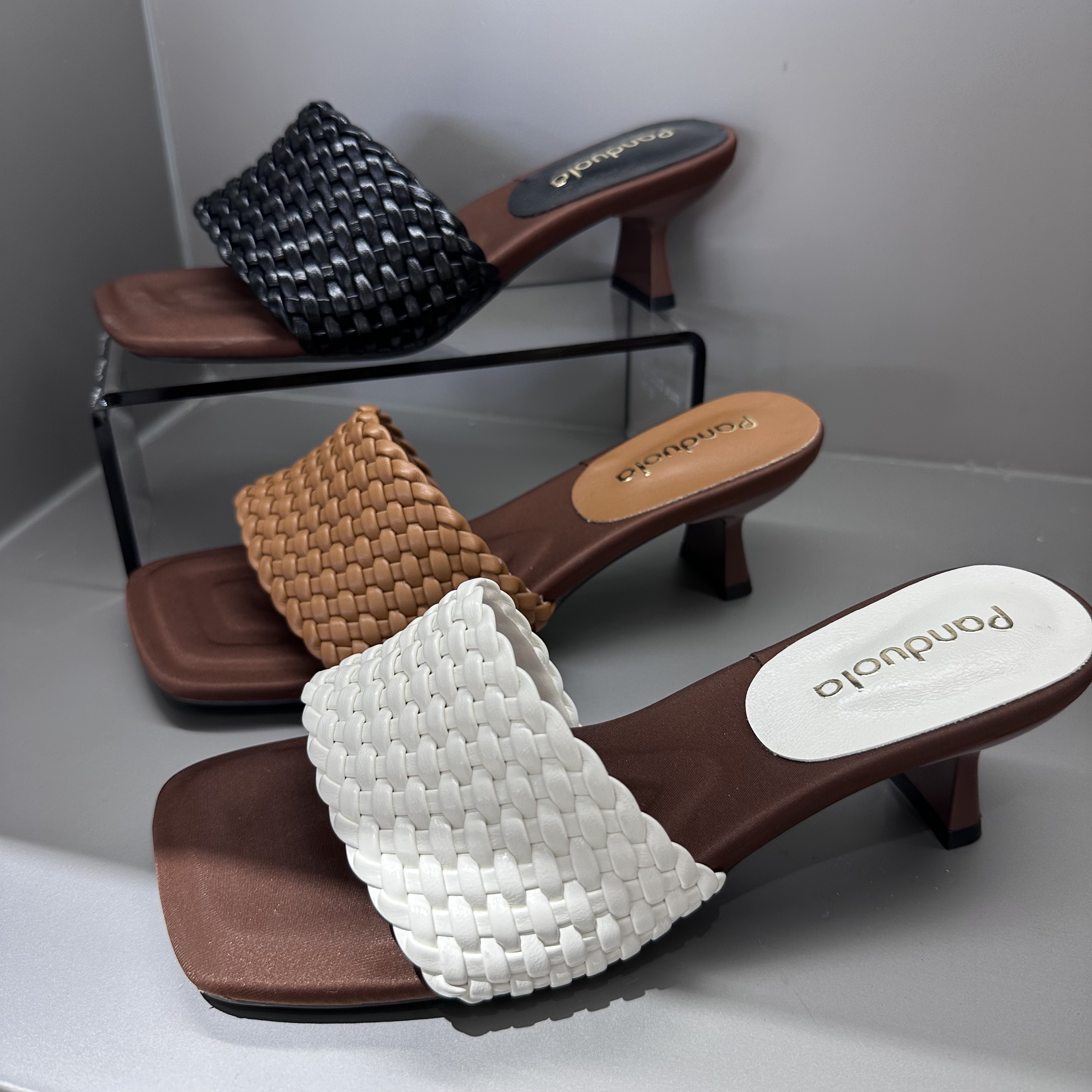 茵茵家2026春夏韩版时尚方头粗跟编织拖鞋女气质简约一脚蹬凉拖鞋