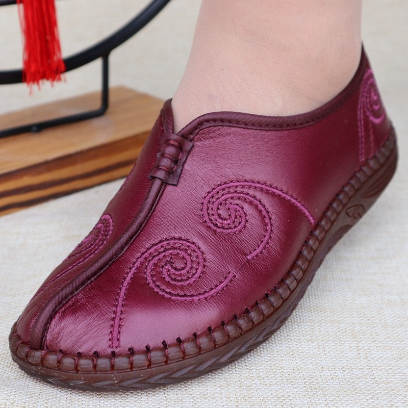 老北京布鞋女款春秋季中式复古风汉服刺绣平底浅口柔软舒适妈妈鞋