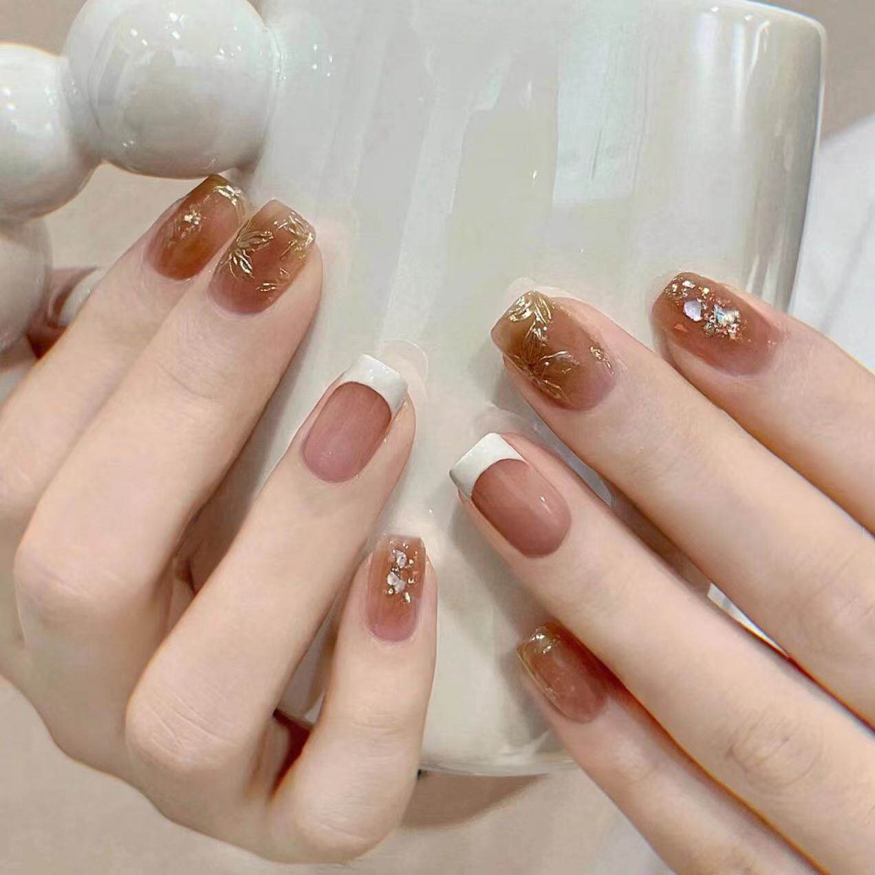 39冬日里焦糖色晕染法式渐变手工光疗穿戴美甲成品假指甲贴片