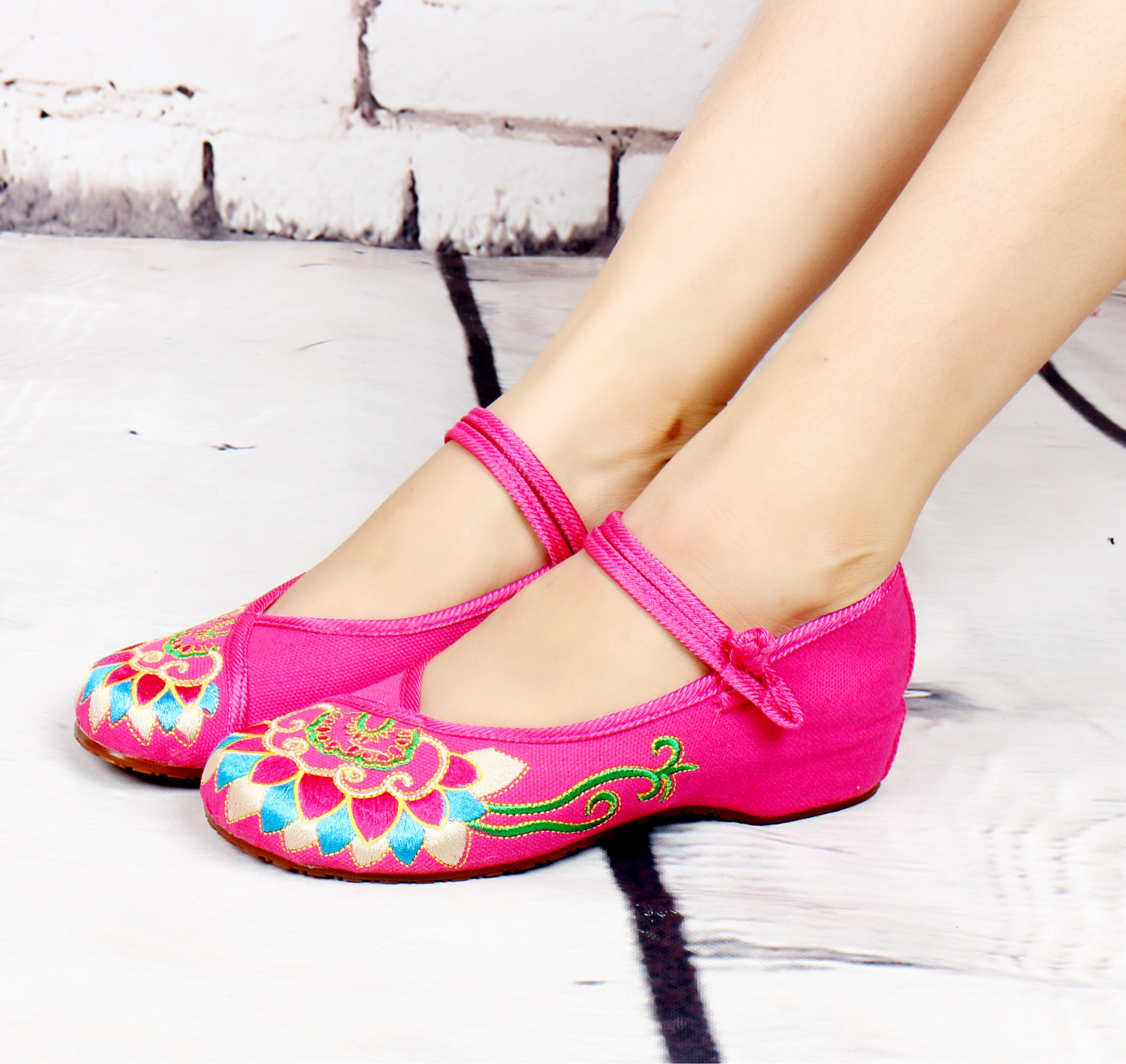 老北京布鞋复古风玫红色汉服鞋