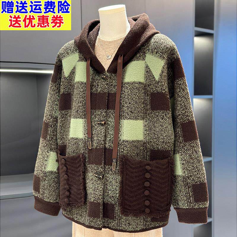 时尚休闲大码胖妈妈装格子外套女春秋新款上衣洋气中老年针织大衣