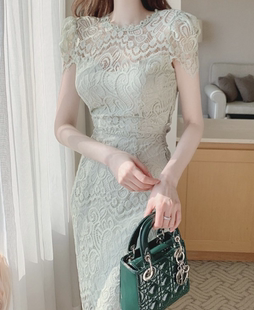口韩国代购 4.7小轻奢性感后V领系带束腰浮雕蕾丝连衣裙 2023年春款