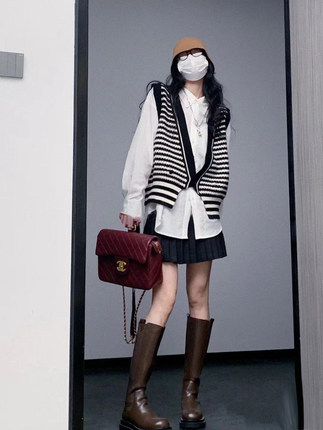 设计感针织马甲女2024秋季新款纯色外搭叠穿V领毛衣背心