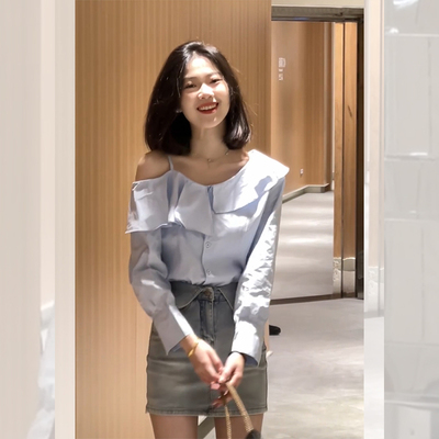 蓝色斜肩低领长袖衬衫