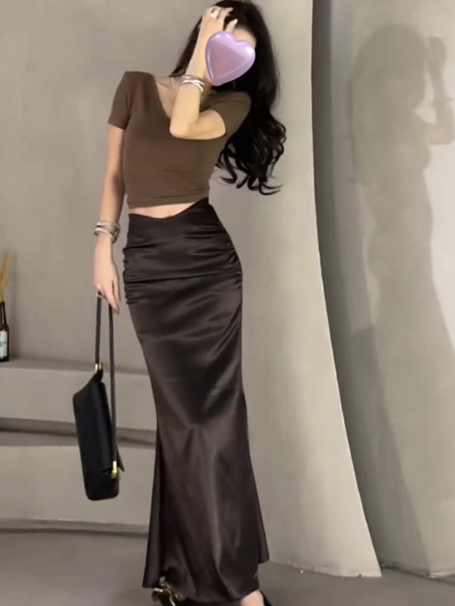 缎面纯欲风半身裙包臀鱼尾