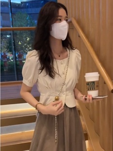 别致泡泡袖 短款 衬衫 方领小衫 收腰显瘦上衣 女夏法式 设计感小众短袖