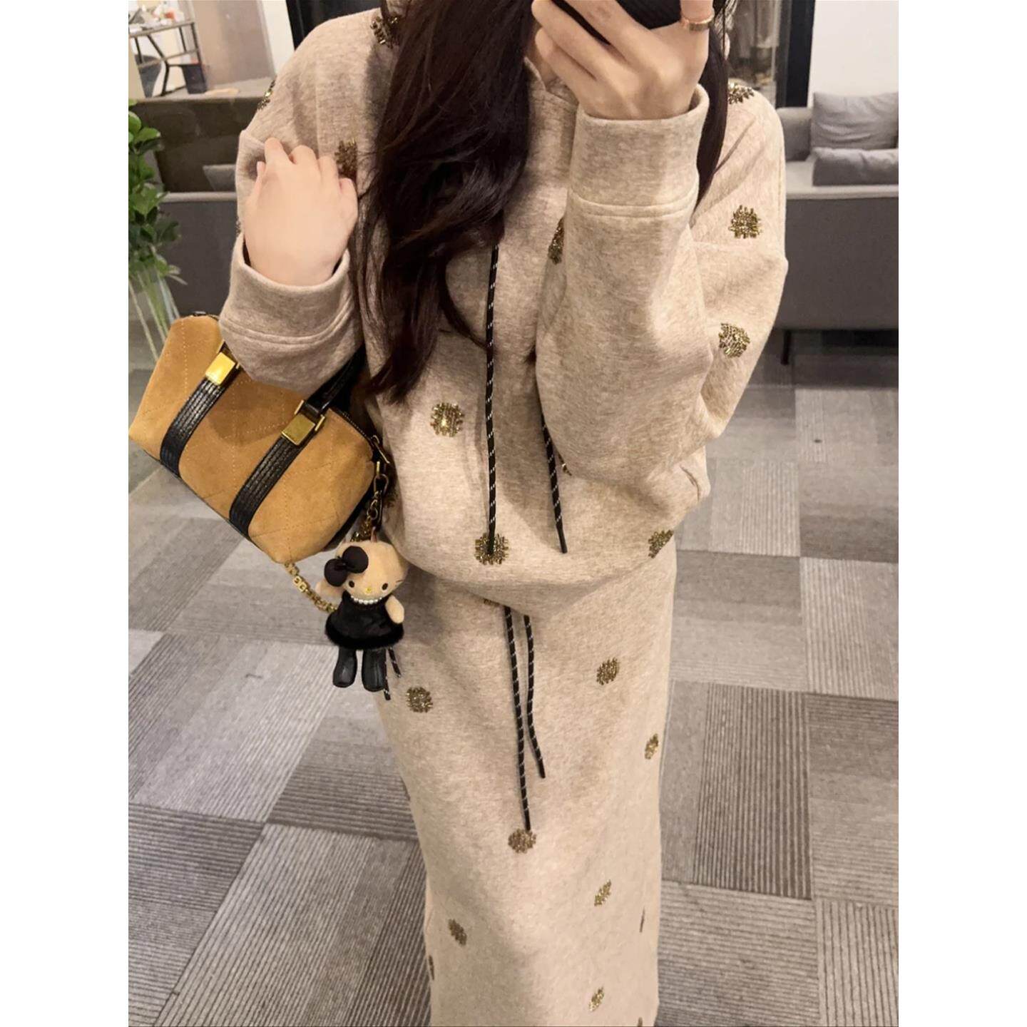 巨好看一整套穿搭女2025秋冬高级感重工串珠连帽卫衣半身裙两件套,女装/女士精品,时尚套装,淘宝优惠券,粉丝福利购,淘宝优惠卷