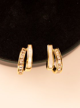 法式小众无耳洞耳夹女高级感轻奢耳环精致白色贝母双层时尚百搭