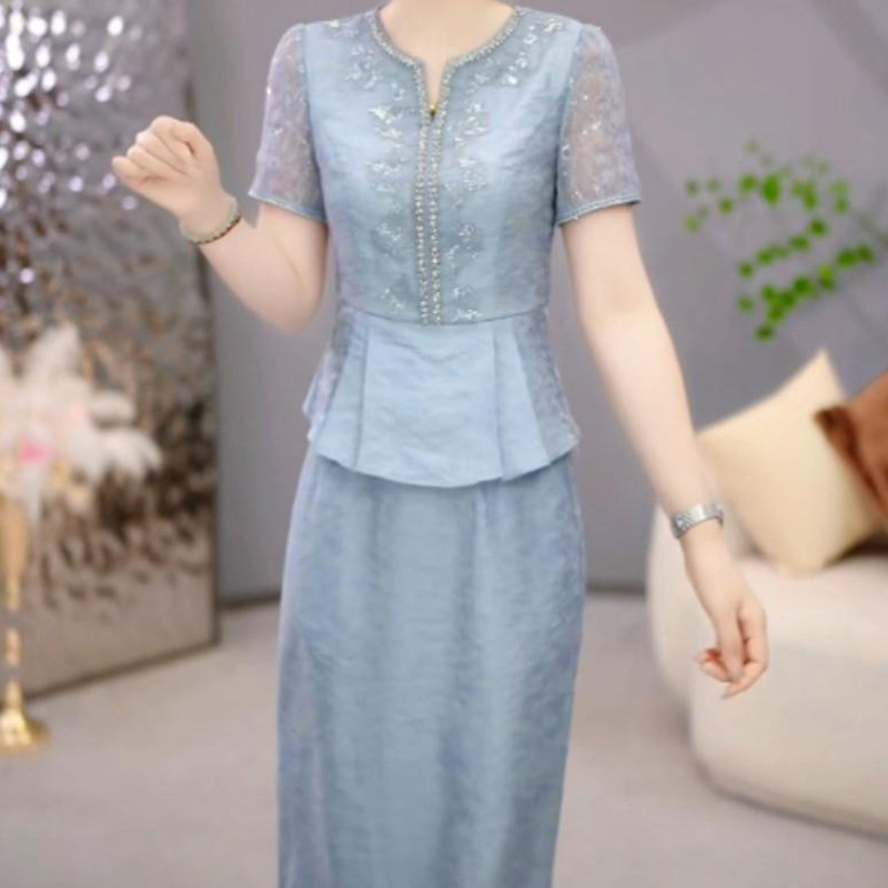 高级感轻奢时尚套装女夏季新款气质减龄显瘦短袖上衣半身裙两件套