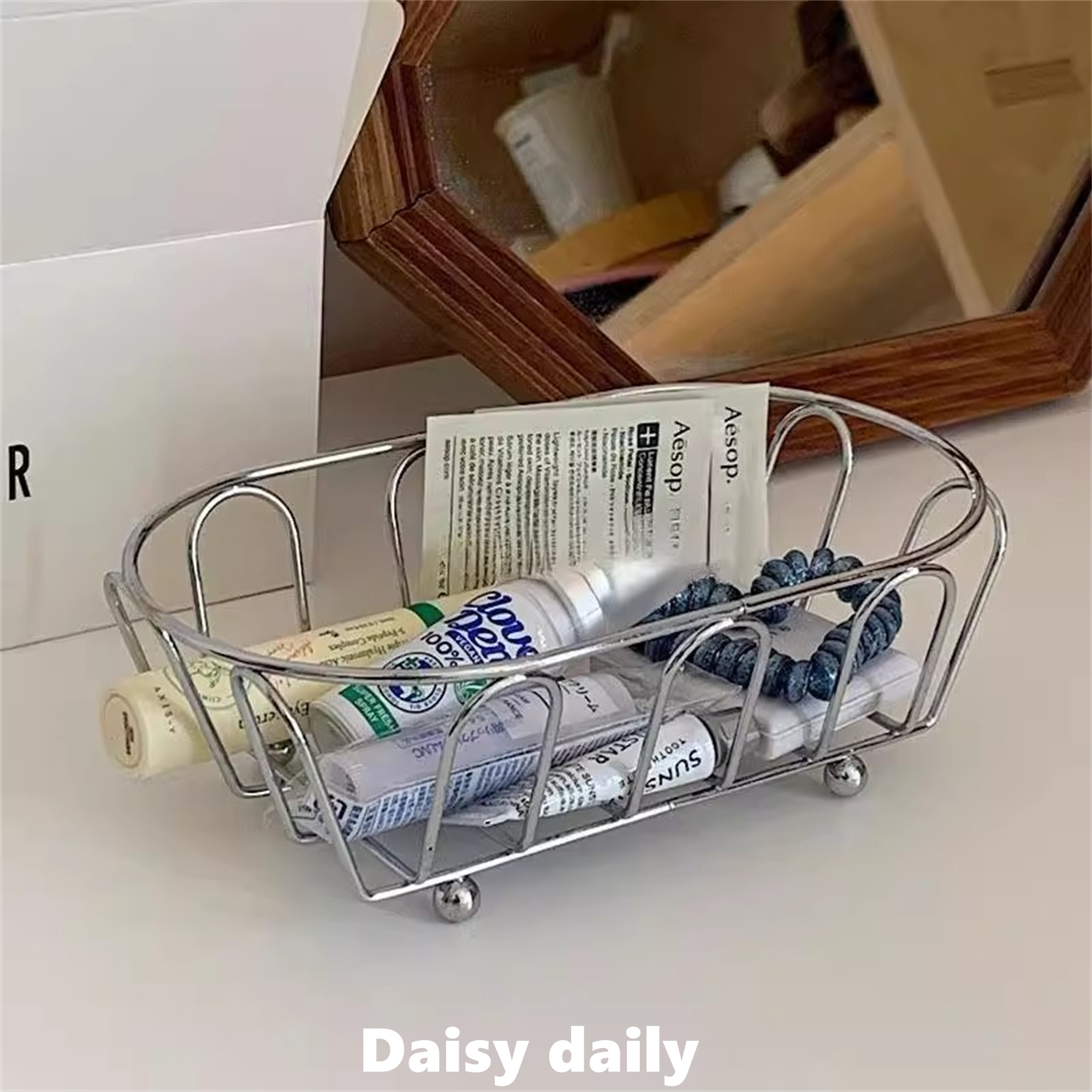 ins日式简约收纳篮线条镂空杂物饰品护肤品收纳桌面不锈钢收纳筐