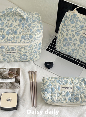 奶油色小碎花化妆包便携式大容量洗漱包化妆收纳包护肤品旅行收纳