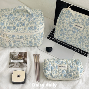 奶油色小碎花化妆包便携式 大容量洗漱包化妆收纳包护肤品旅行收纳