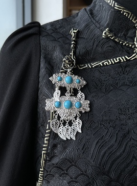 民族风2023新款镀银短款胸挂压襟女蒙古袍配饰婚礼演出服配饰礼物