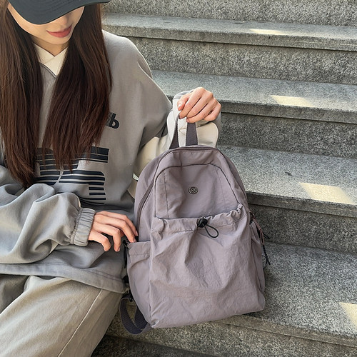 日系纯色户外登山双肩背包