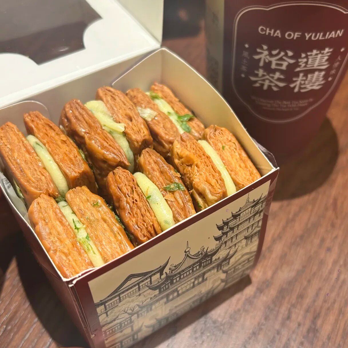 上海裕莲茶楼葱香牛轧萬得福酥脆黄油饼干花生酥核桃仁网红下午茶