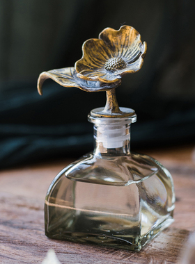 复古小型玻璃器皿密封精油香薰瓶