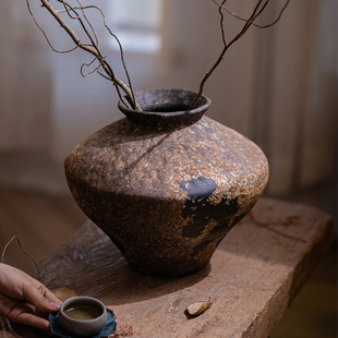 侘寂风花瓶高级感陶瓷复古陶罐花瓶摆件客厅摆设仿古做旧粗陶花器